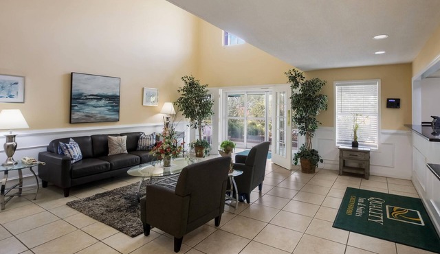 Quality Inn & Suites Greensboro near Lake Oconee