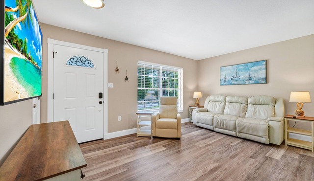 Quiet 3BR Home Near Orlando + Beaches! Fast WiFi!