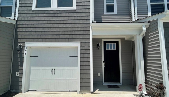 Quiet neighborhood, close to beaches, downtown, and all Wilmington has to offer!
