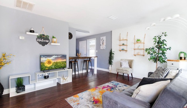 Radiant Hideaway with ShellCrestCorp Apt 102 in Memphis