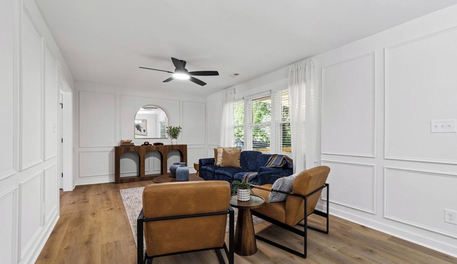 Raleigh Spacious Modern Retreat for 10