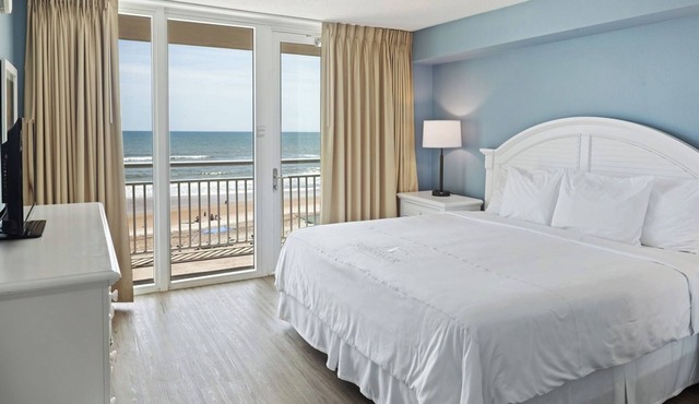 Refresh in This Ocean View 1BR w/Resort Amenities, Kitchen & Beach Nearby in Ormond Beach