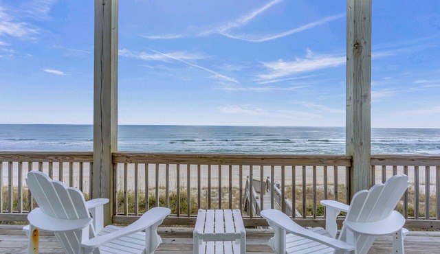 "Rescued by the Ocean" Luxury 5 bedroom Oceanfront house