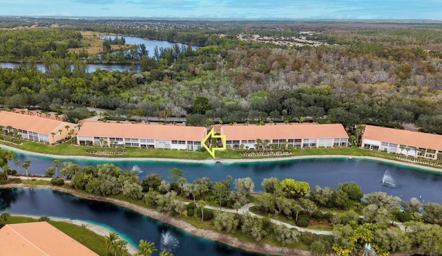 Resort Living @ Its Finest! Spacious 2 Bed 2 Bath Condo!