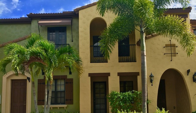 Resort Style Condominium at Ole in Lely Resorts!