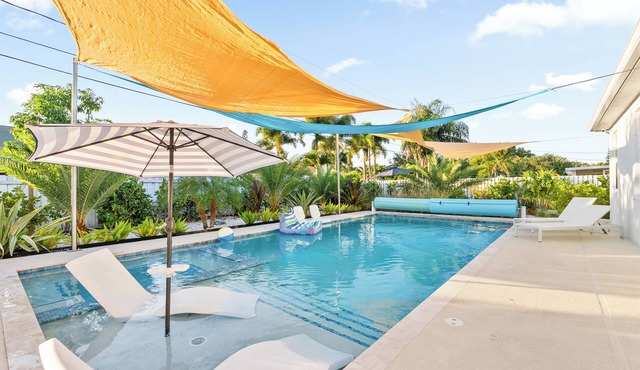 Resort-Style Modern Retreat Pet Friendly