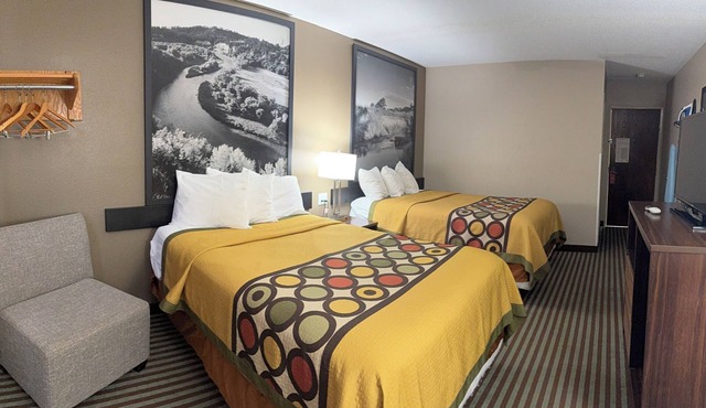 Right off the Interstate, American style Restaurant/Bar Next door & Great Rates! in Lexington