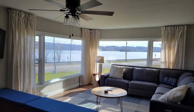 River Hideaway in Le Claire