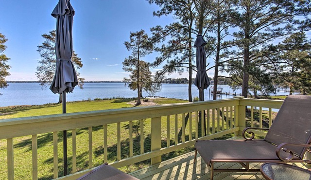 Riverfront New Bern House: Gourmet Kitchen & View!