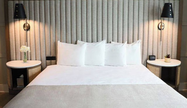 Riverside Hotel | King | Walkable Dining, Water Taxi, Yacht Views