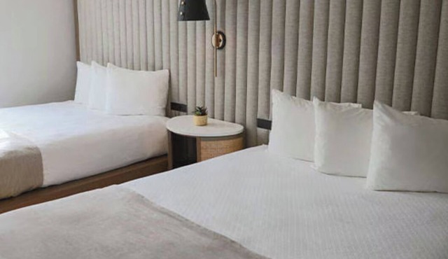 Riverside Hotel | 2 Queen Beds | Walkable Shops, Water Taxi, Heated Pool
