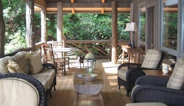 Robinson Lake Front Lodge on Lake Jocassee