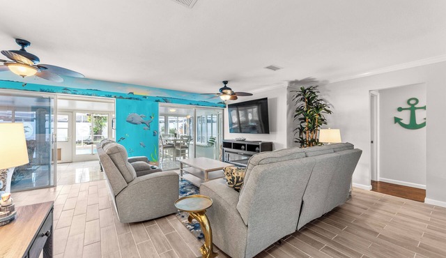 Rockledge Oasis w/Screened Pool + Game Room, Near Cocoa Beach. Free EV charging in Rockledge