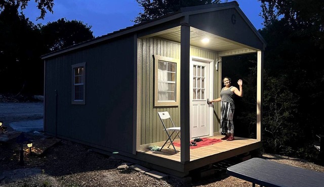 Rustic Cabin for Memorable Glamping Experience in Jacksboro, Texas in Graford