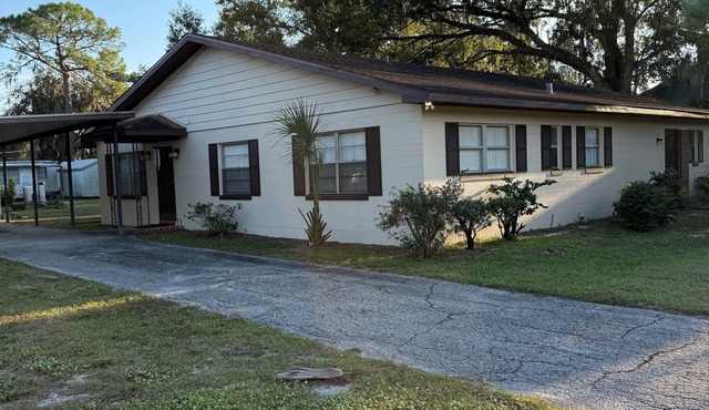 Rustic fish camp getaway - the perfect spot for families, anglers & all others!
