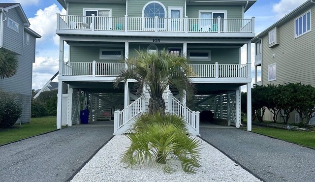 Salty Medicine 4 bed 3.5 bath home with POOL