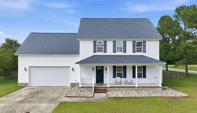 Salty Paws Cottage - Where Coastal Comfort Meets Pet-Friendly Living!