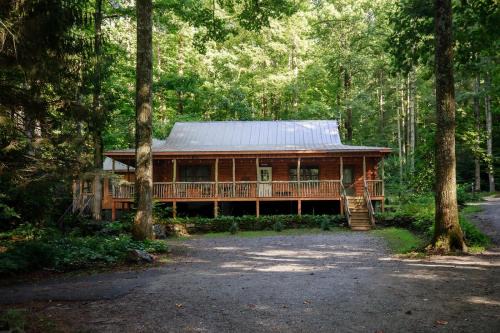 Saluda Summit Cabin at Cabin Fever in Saluda
