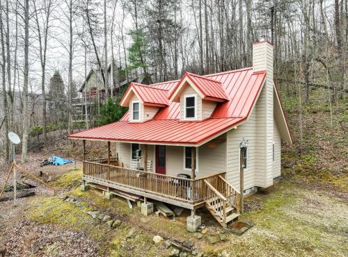 Santeetlah Lake Retreat w/Dock: Walk to Water!