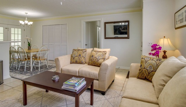 Savannah Vacation Rental ~ 8 Mi to River Street!