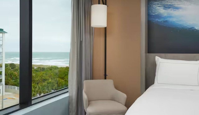 Scenic Coastal Room | 2 Units | Beachfront, Outdoor Pool & Parking