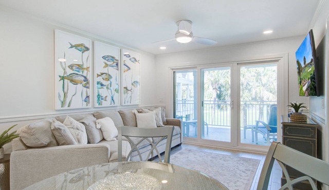 Seabrook Exclusives | 2909 Atrium