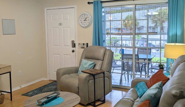 Secrets Under the Palms - Luxury 1BR King Condo, Pond View Lanai