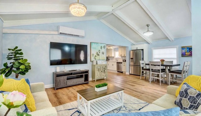 Serene Oasis Beach Getaway - 3 bedrooms in Sarasota in Sarasota