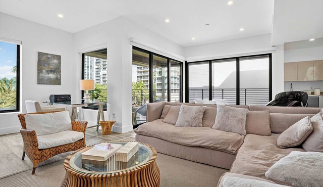 Shoreline Villa by Rove Rooftop & Beach Access