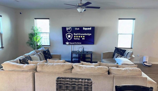 Simple Elegant Single Fam Home < DT Raleigh NCSU