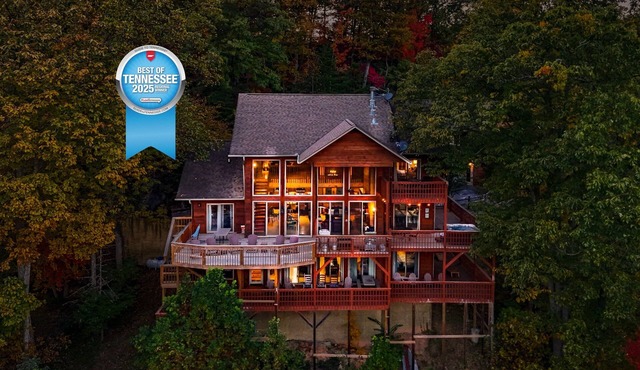 Sleeps 19*Stunning Views*2 Hot Tubs*Cabin + Studio