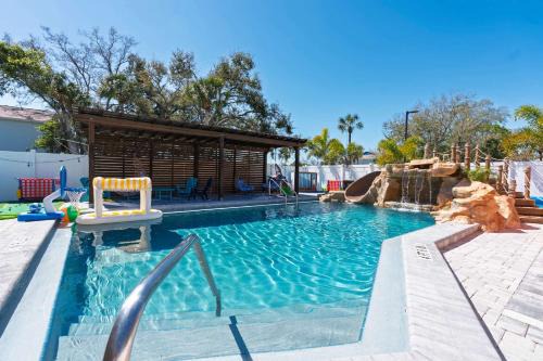 Sleeps 6 - Pool w Slide - Putt Putt - Min to IMG