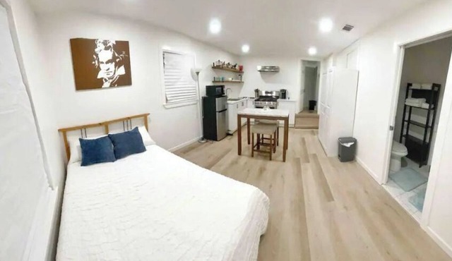 Small Studio - Trinity Groves - 5 Min Downtown in Dallas