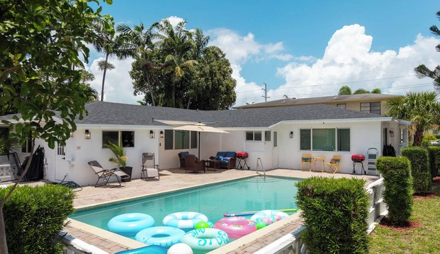 Social Studio · Pool · Beach · FLL Airport · Hard Rock · FIFA 2026 · Sleeps 3