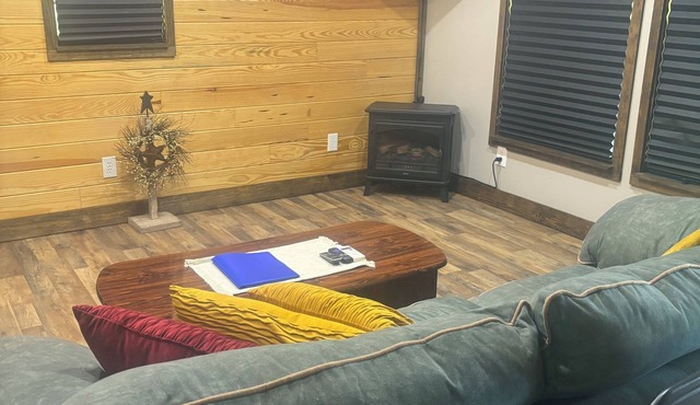 Soothing cottage with AC in charming Rogersville! All the comforts of home!