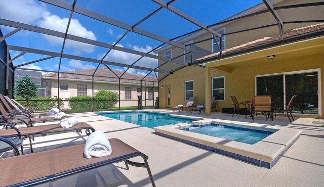 South Facing Pool/Spa, 8 Mins To Disney, 5 Beds Luxury/Spacious, Not overlooked