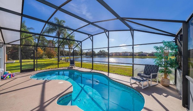 South Facing Pool with Stunning Lake View - Family Friendly Home - Nr Disney