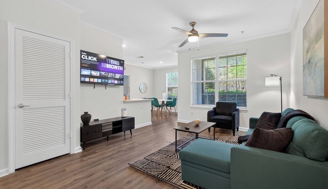 Spacious 1BR Apt/Gym/Pool/Close 2 Beaches and Mayo