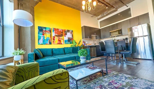 Spacious 2BR South Loop Suite with Skyline View, Optional Parking and Gym Access Close to McCormick Place, Grant Park, Museum Campus & CTA Lines in Chicago
