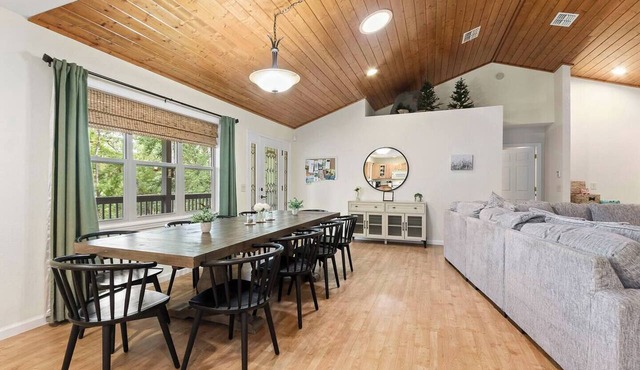 Spacious 4-Bedroom Cabin with Theater, Game Room, Fireplaces & Year-Round Views
