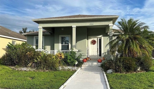 Spacious 4-bedroom Paradise Haven house close to Disney with Sauna & Pool