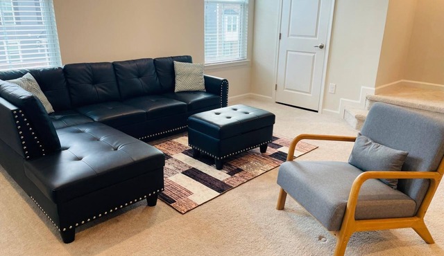 Spacious 4-bedroom townhome in charming Matthews