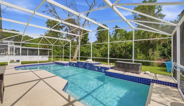 Spacious 4BR Pool Home Peaceful Views