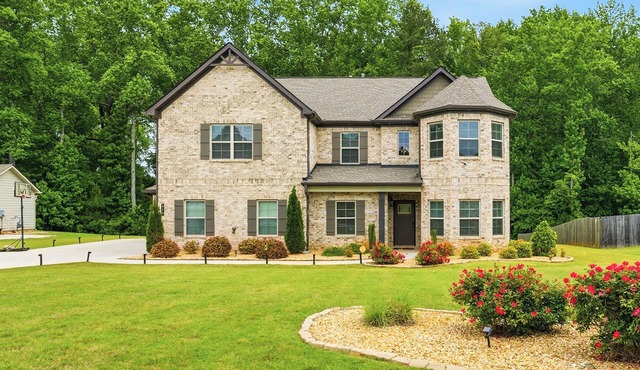 Spacious 5-bedroom house with a king size sofa bed on the 2nd Floor Loft area.