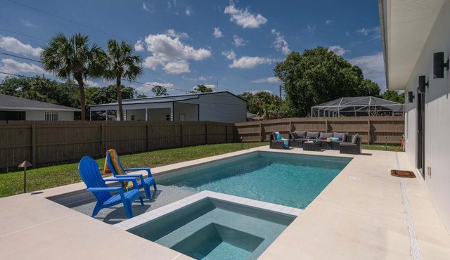 Spacious home private pool patio & bbq