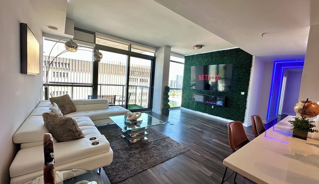 Spacious Panoramic Penthouse Views in Atlanta