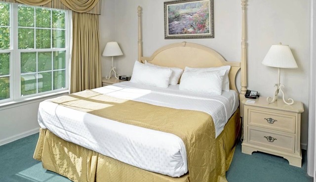 Spacious Retreat – 2 Units for Family Stay + Pools & Sports Facilities