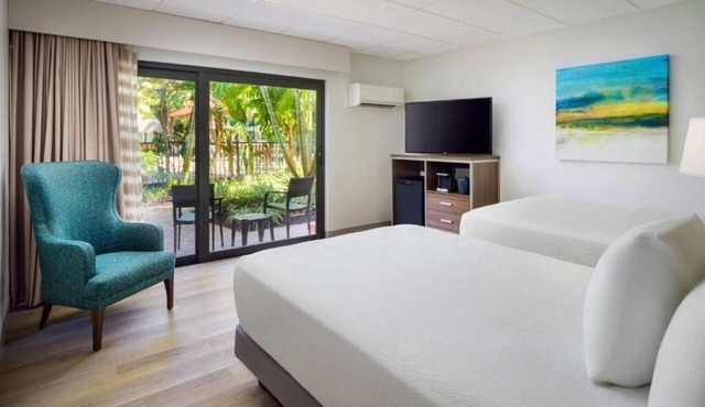 Spacious Room Perfect for Beach Lovers and Explorers