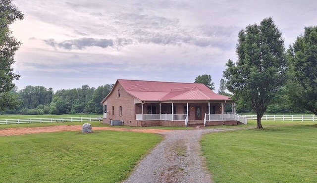 Spacious, secluded 4-bedroom house, just minutes from Reelfoot Lake State Park