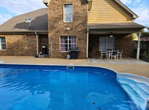 Spacious, State Line, Private Pool with king Beds in Olive Branch